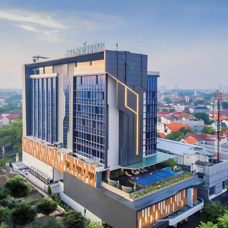 The Southern Hotel Surabaya Formerly Ibis Styles Surabaya Jemursari Exterior foto